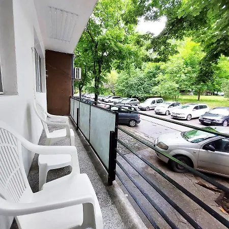 за гости, ж.к. зорница , бл.9 Διαμέρισμα *